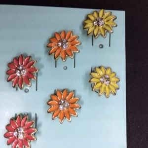 2/10 NWT 3 Pairs A bundle of Flowers!